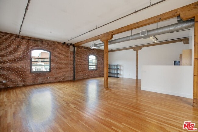 Photo - 215 S Santa Fe Ave Unit 17