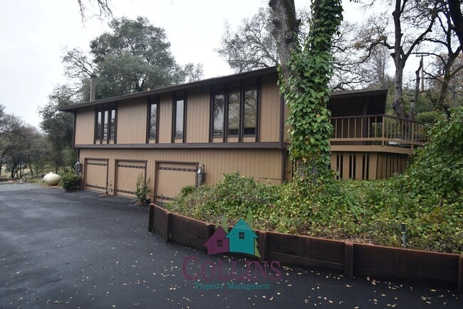 Photo - 2045 Ross Dr