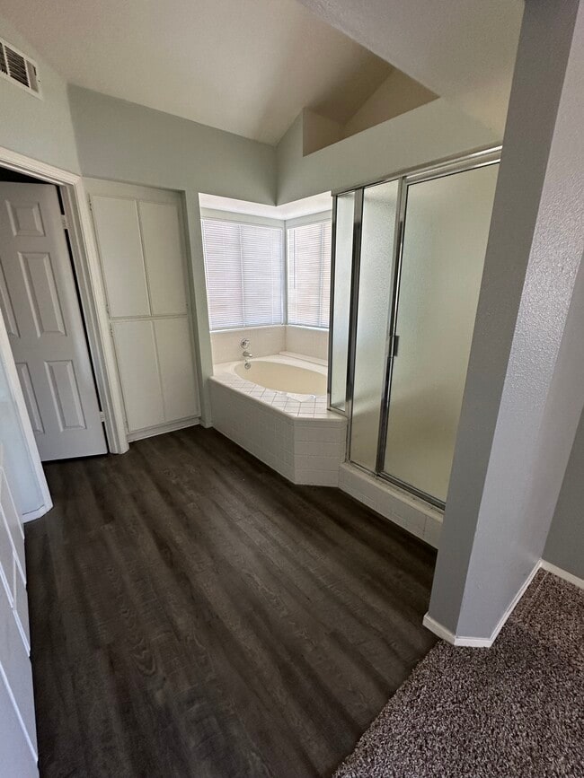 Photo - 1217 Eastbrook Dr