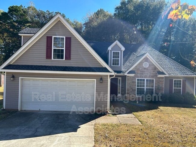 Building Photo - 648 Lynchburg St