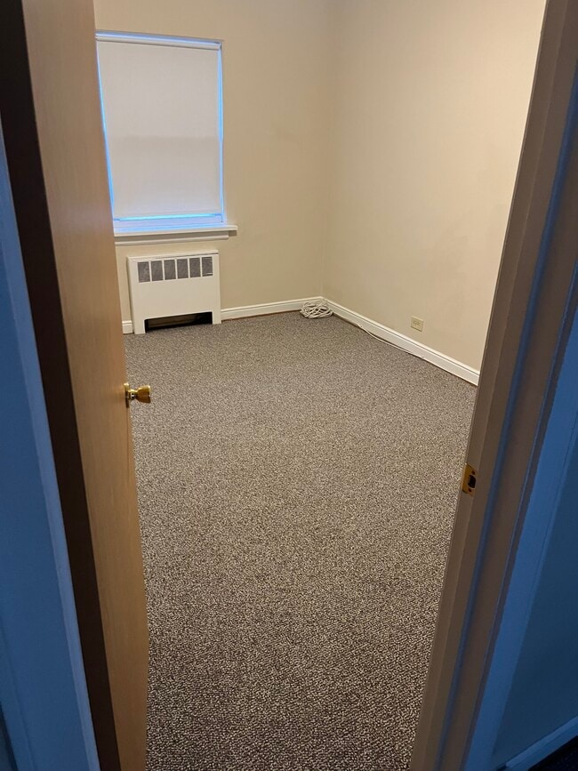10835 S Western Ave Unidad 1 bed