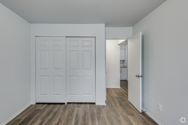 1 BR, 1 BA - 660SF