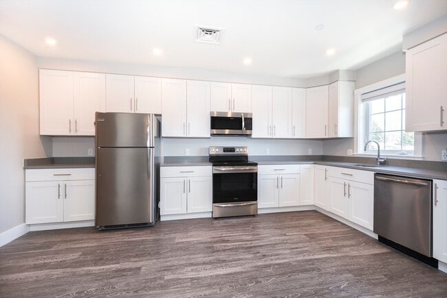 Building Photo - 50 Country Way Unit C302