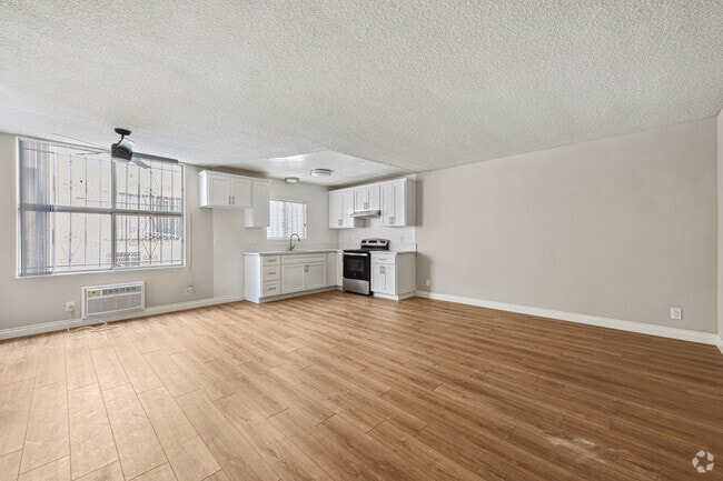 1BR, 1BA - 650SF