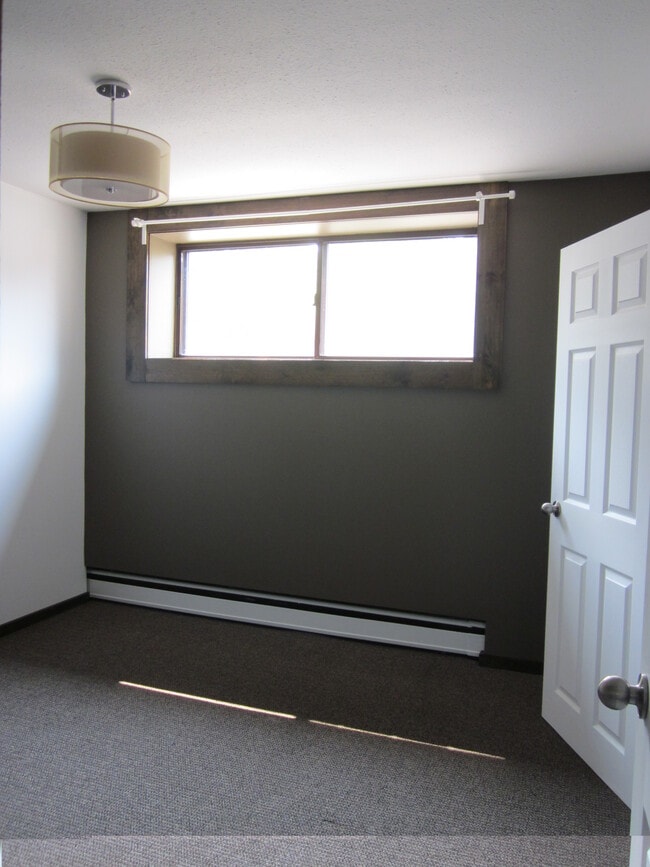 Photo - 1616 Wellington St E Unit 1