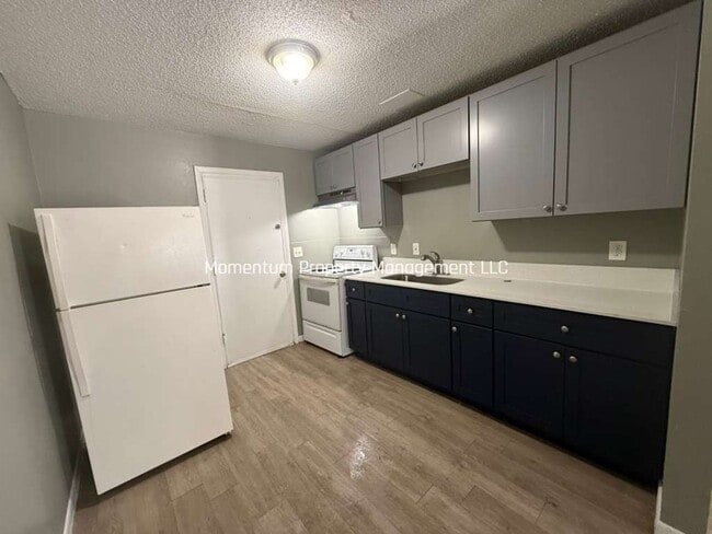 Building Photo - 8218 N Elmer St Unit B