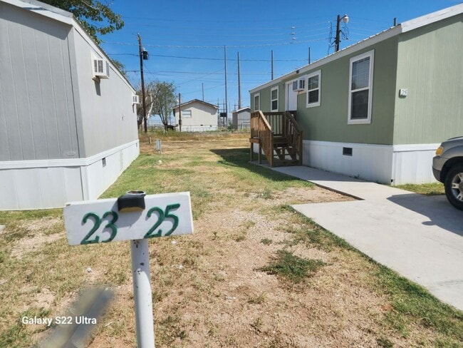 Building Photo - 1122 Gary Terrace Rental