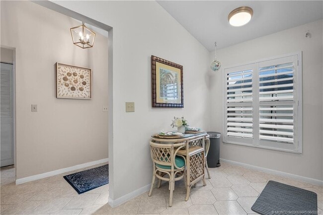 Photo - 1544 SW Silver Pine Way