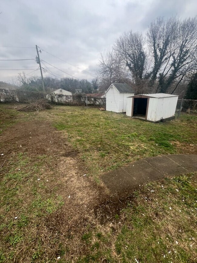 Photo - 5 bedroom 2 bath home! **SECTION 8 Welcome!**