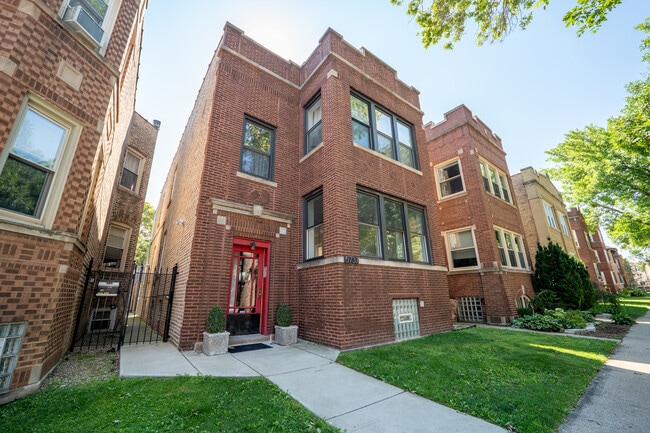 Photo - 5737 N Washtenaw Ave Unit 1