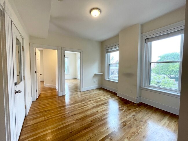 Photo - 149 L St Unidad 2T