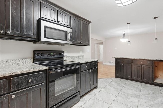 Photo - 2753 Allyn Way NW