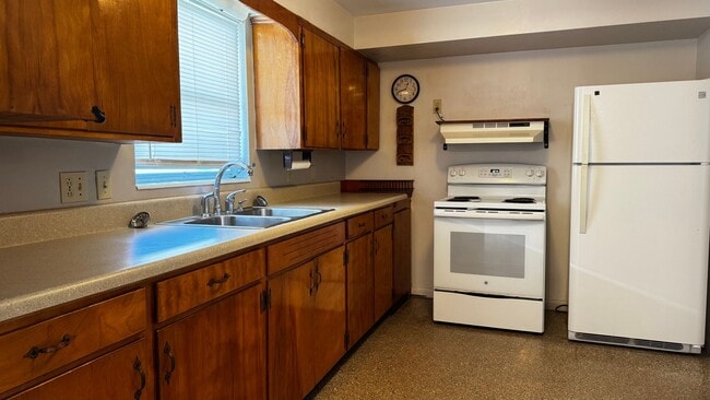 Photo - Charming 3-Bedroom Home in Dunnellon – Spacious Living with Modern Comforts!