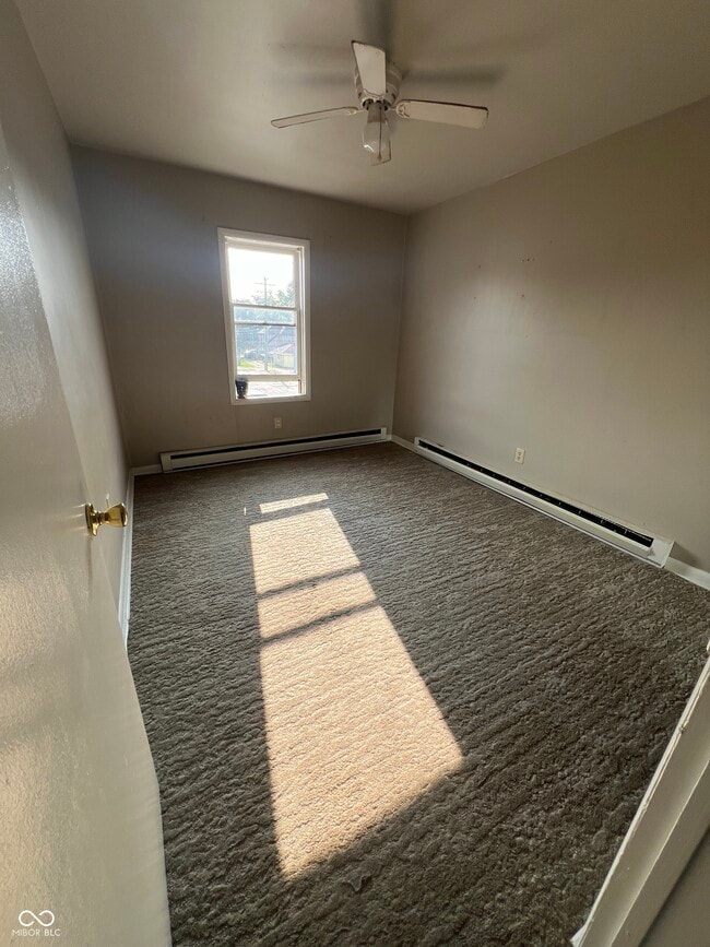 Photo - 206 S Main St