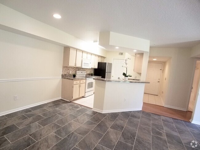 Building Photo - Gorgeous 2/2 condo for rent next to Waterf... Unit 1014