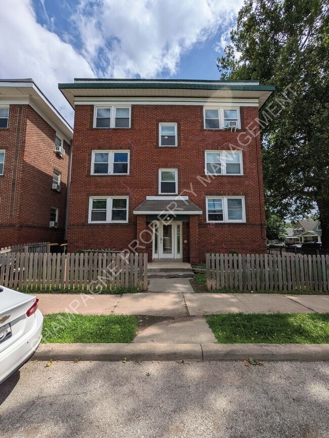 Building Photo - 1123-1125 W 40th St. Unit 2E