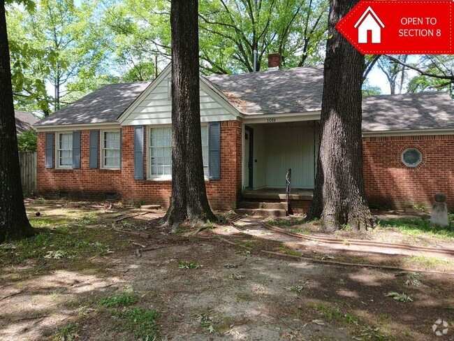 Building Photo - Delightful 3 bed 1 bath home - Open To Sec...