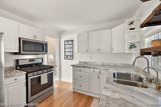 Photo - 2105 Rowland Ave