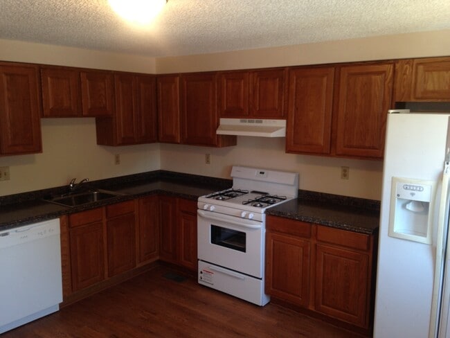 Photo - 3 BEDROOM REMODELED UNIT!