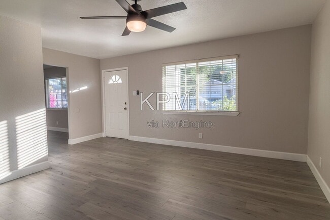 Photo - 608 S Golden Gate Ave