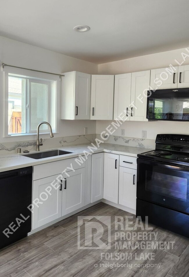 Photo - 814 1/2 Rumsey Way