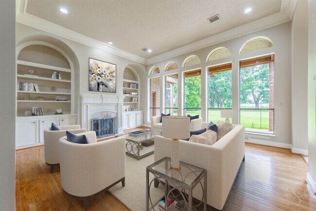 Photo - 32810 Waltham Crossing