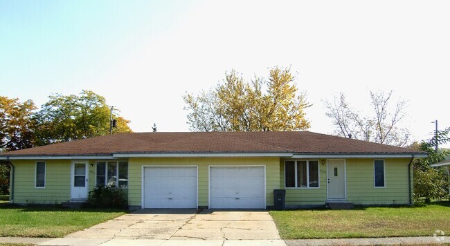 Building Photo - 2921 Northland Dr Rental