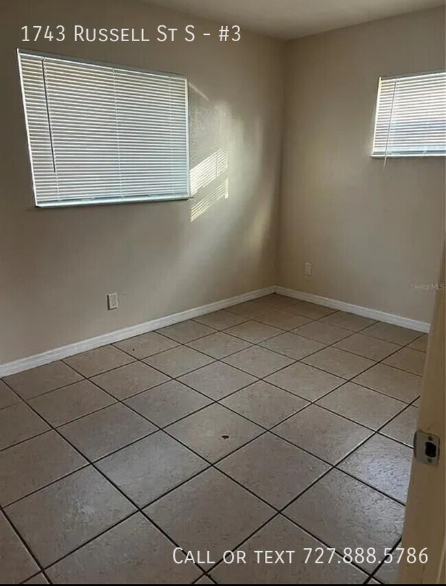 Photo - 1743 Russell St S Unidad #3