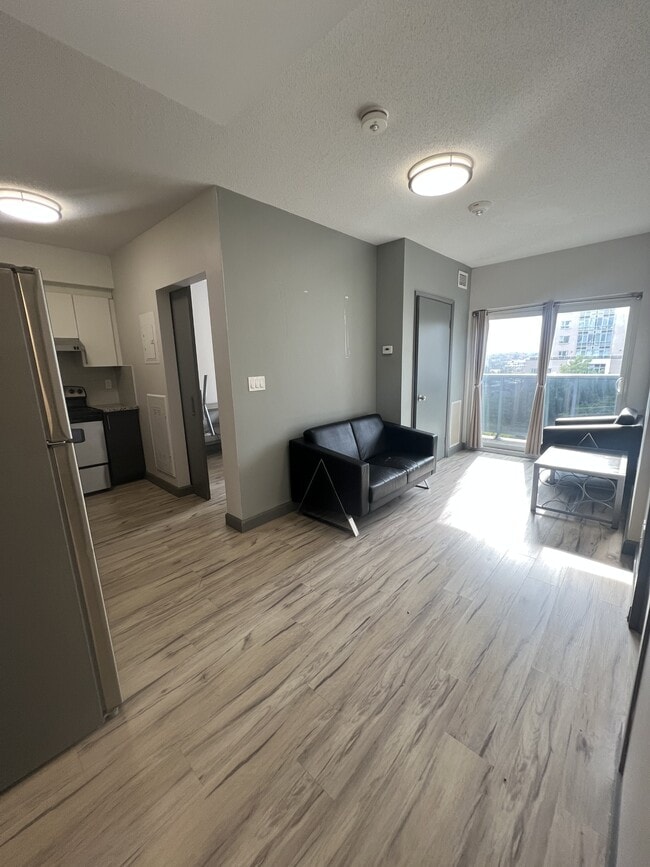 Building Photo - 258A-258A Sunview St