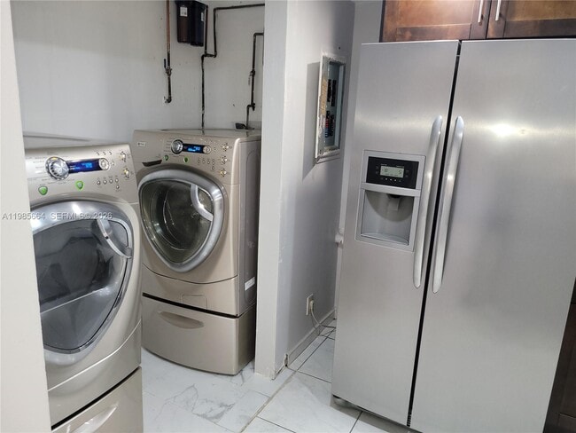 Photo - 14389 SW Kendale Lakes Cir