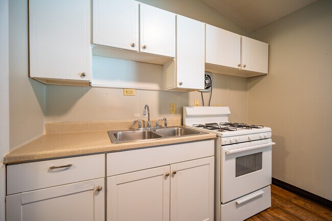 Photo - 289 Julien Ct