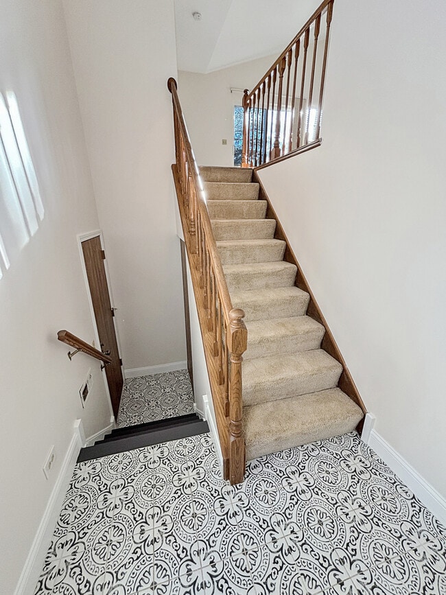 Photo - 404 W Hamilton Dr