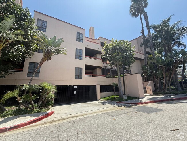 Building Photo - 1 Bed / 1 Bath Gem Rental