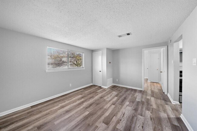 Photo - 4804 Merwin St Unidad 4