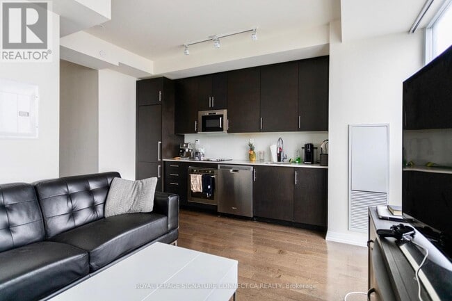 Photo - 460 Adelaide St E Unit 1112