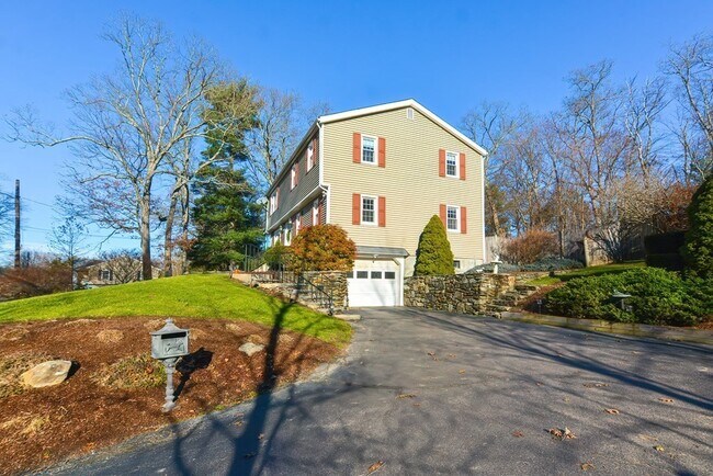 Photo - 110 Oswego St Unit 1