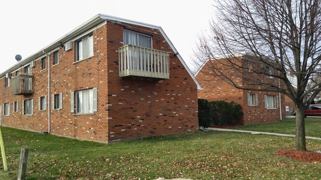 Photo - Courtview Apartments