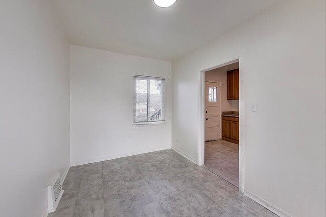 Photo - 5492 Ruth Ave Unidad 04