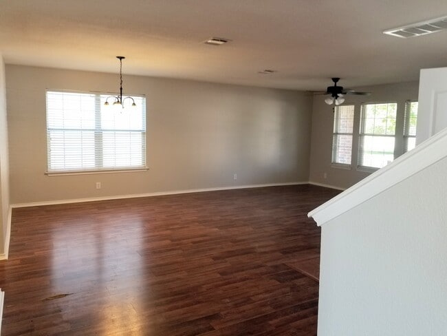 Photo - 196 Valero Dr