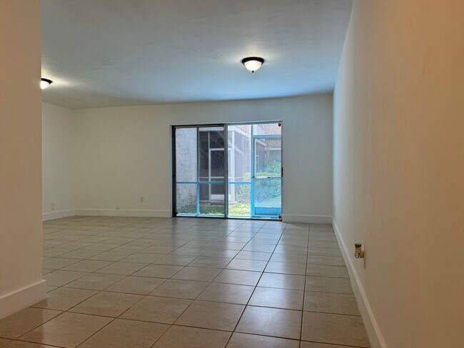 Photo - For Rent - Recently Remodeled 1/1 Condo - Great location in Kendall - $1,650