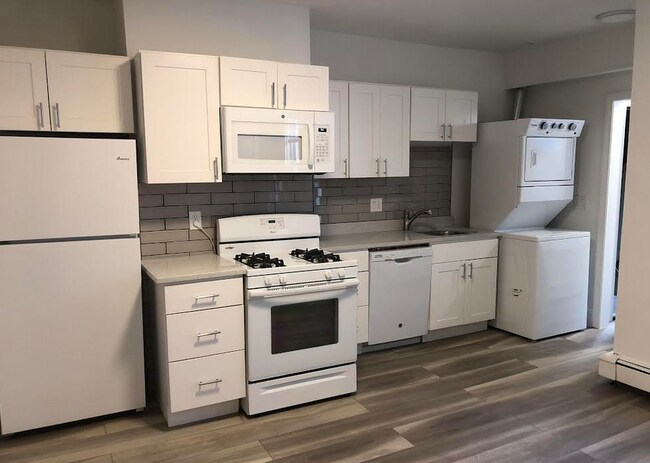 Building Photo - 259 Windsor St Unit 3R Rental