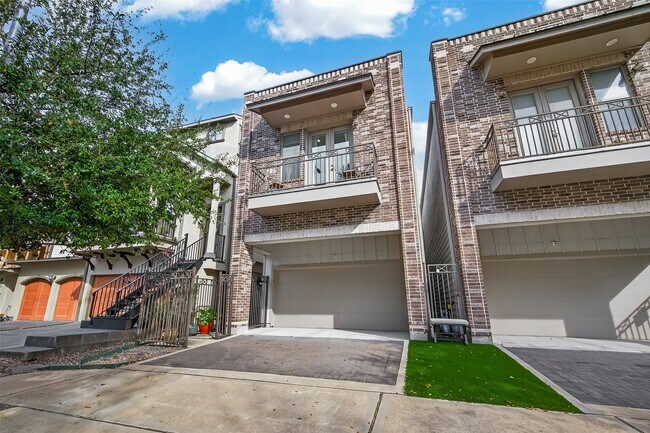 Photo - 604 W Pierce St