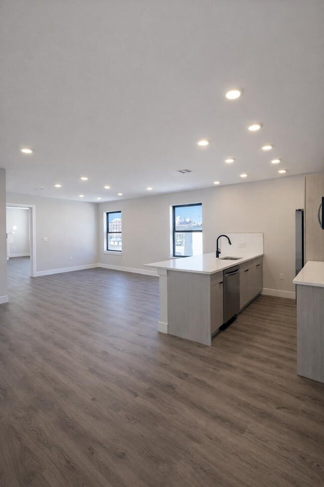 Photo - 207 39th St Unit 4A