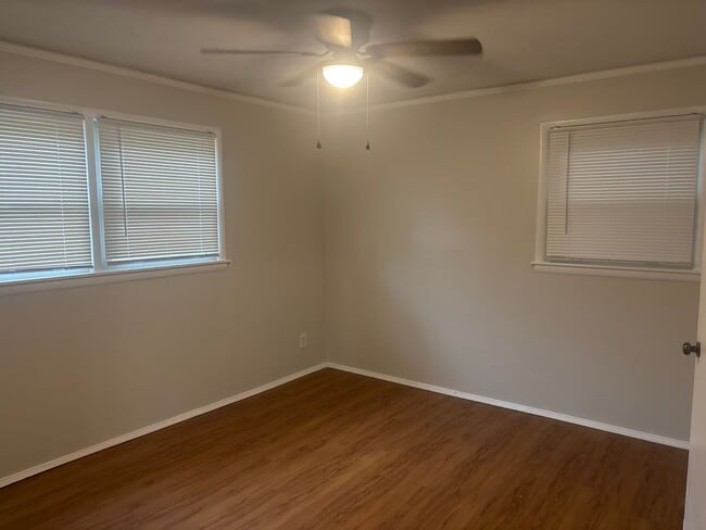 Photo - 3323 Bedford Ln