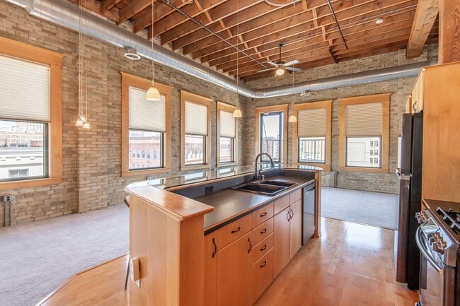 Photo - Modern Downtown Milwaukee Condo for Rent