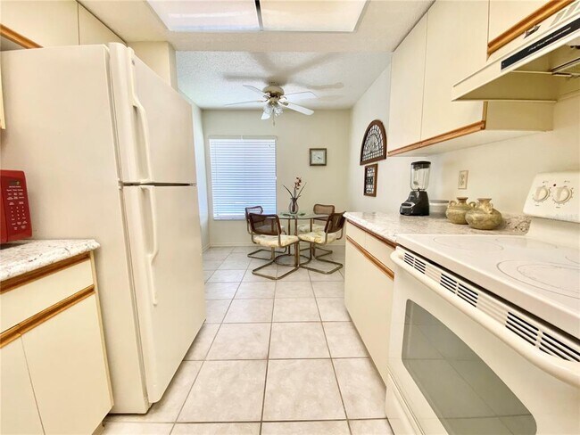 Photo - 6211 Timberlake Dr Unit B6