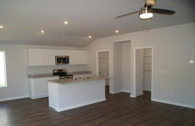 Photo - 514 Antler Wy
