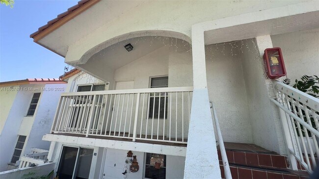 Building Photo - 7611 SW 153rd Ct Unit 206 Rental