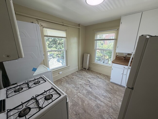 Photo - 611 Kellogg Ave