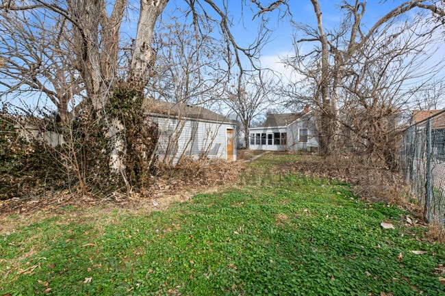 Photo - 1913 N Hood St